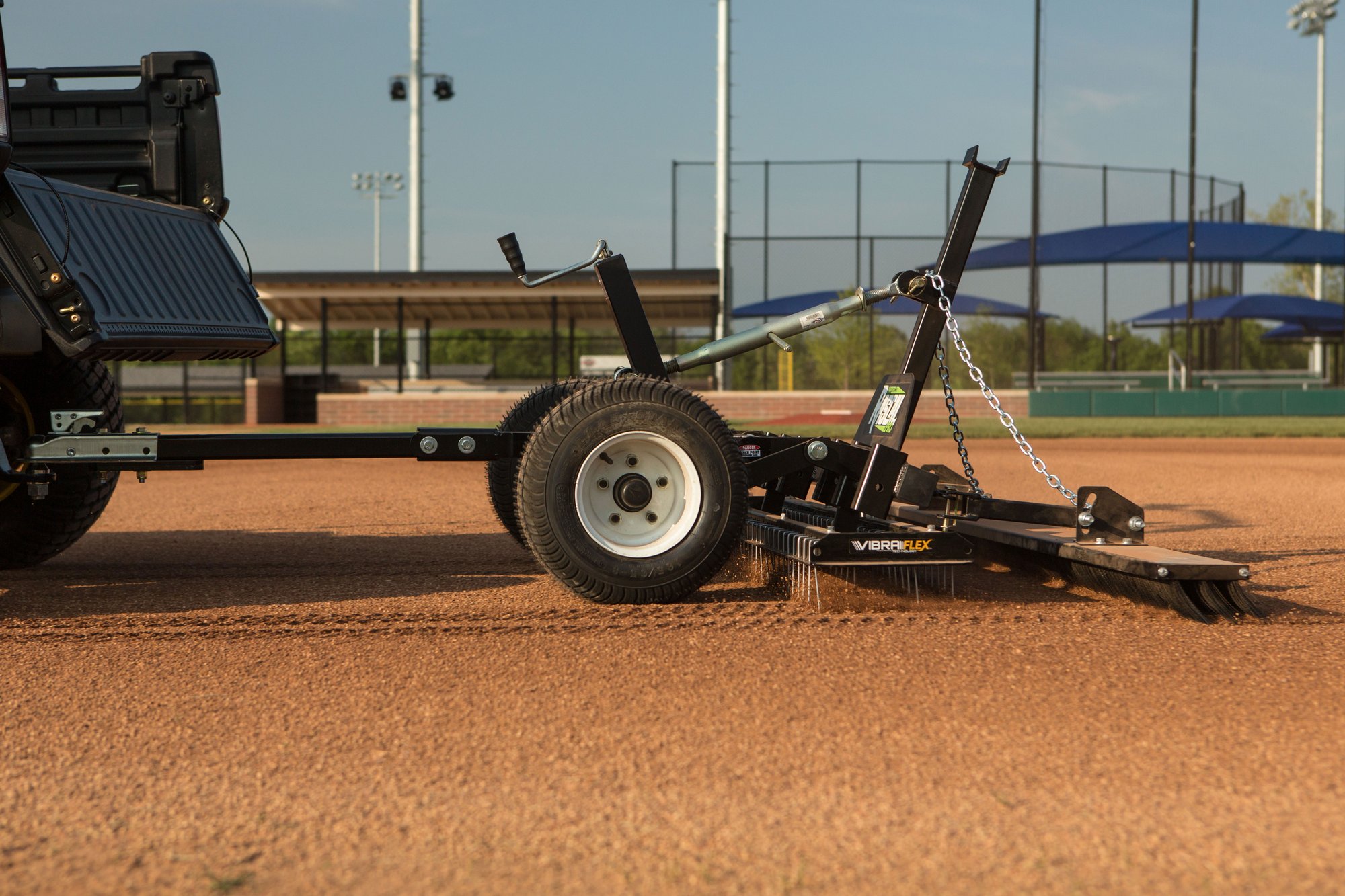 Force rascal pro wheel lift feature for consistent grooming 